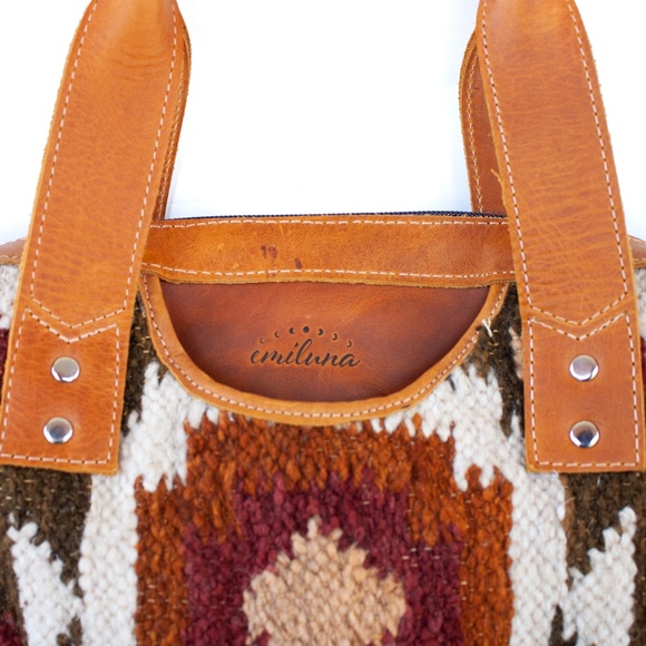 X  S O L D  X  Wool Convertible Chameleon - Picture 5 of 8